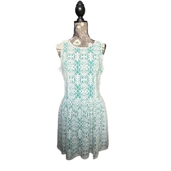 Pinky Dresses & Skirts - Pinky Women L Green Off White Lace Overlay Sleeveless Mini/Midi Round Neck Dress
